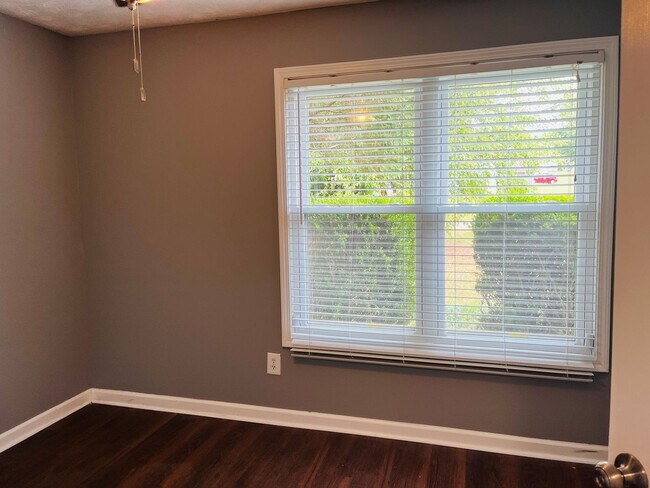 Building Photo - Wow! Renovated 3 bedroom 2 bath home in Ca...