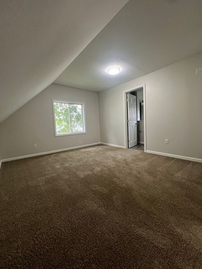 Building Photo - Recently Updated Single Family Home Available