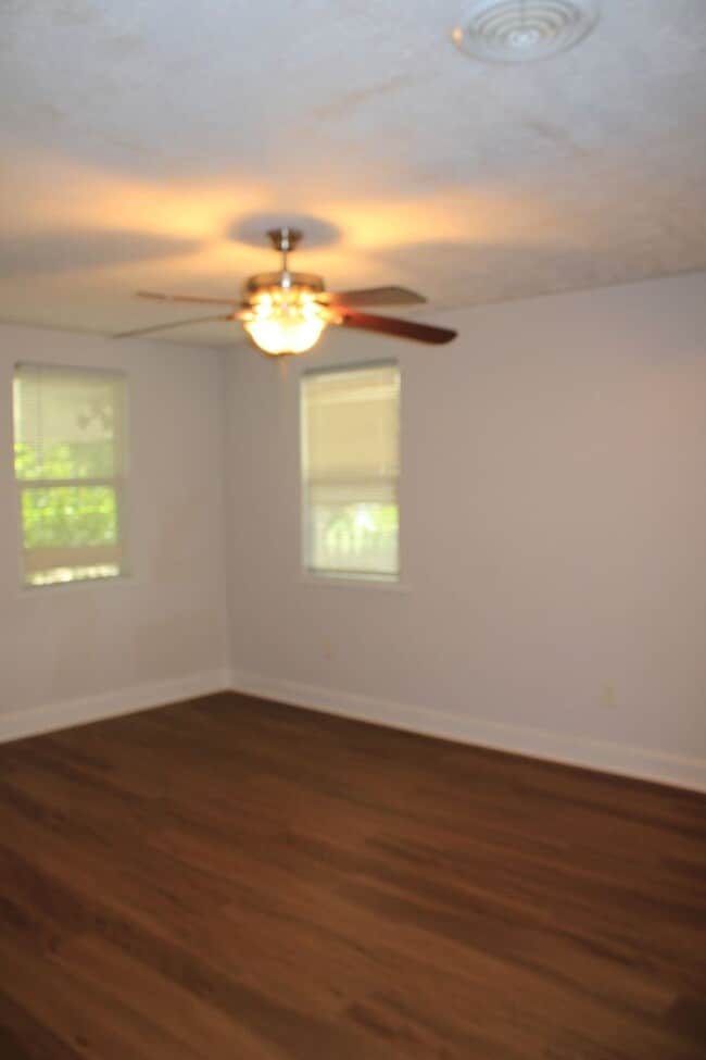 Building Photo - Midtown Rental 2 Bed 1 Bath