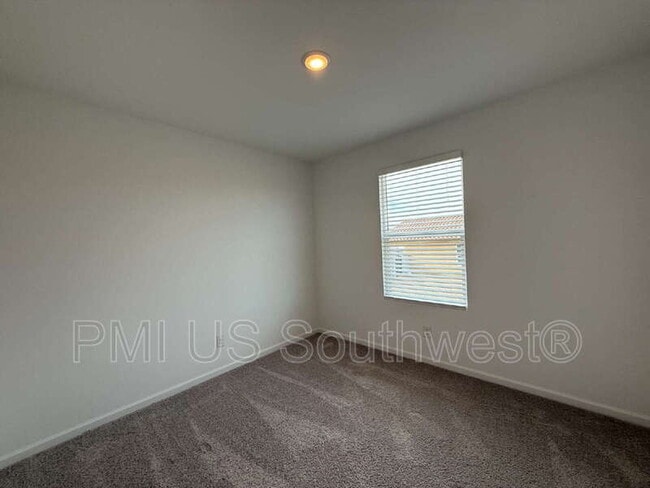 Building Photo - 2580 View Way