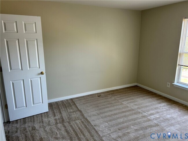 Building Photo - 1307 Village Views Dr
