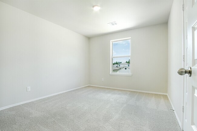 Building Photo - 8205 Red Spruce St