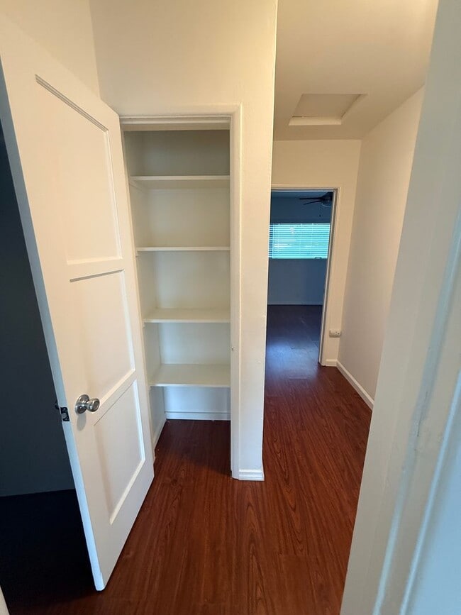 Building Photo - Three bedroom home in Long Beach available to rent now!