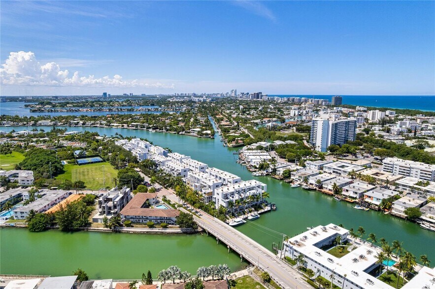 Building Photo - 31 N Shore Dr
