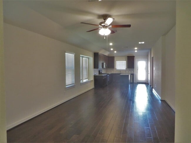 Building Photo - 217 Gidran Trail