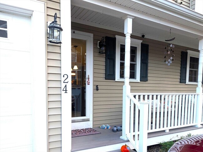 Building Photo - 1284 County St