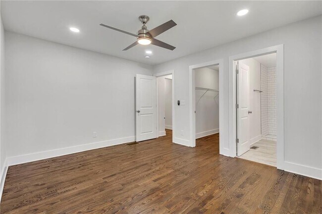 Building Photo - 1271 Lorenzo Dr SW