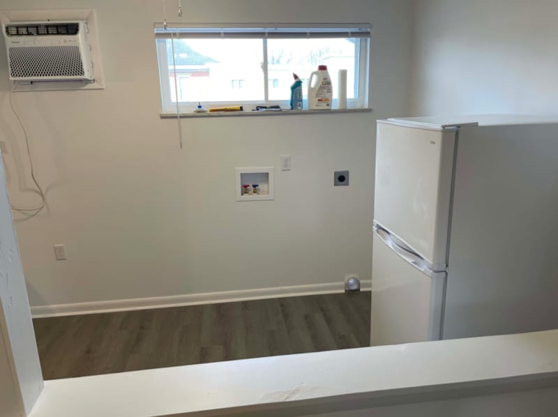 Building Photo - 340 6th Ave