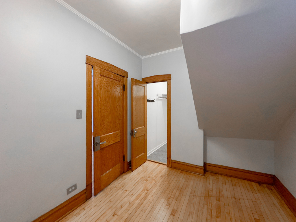Building Photo - 4322 W Kamerling Ave
