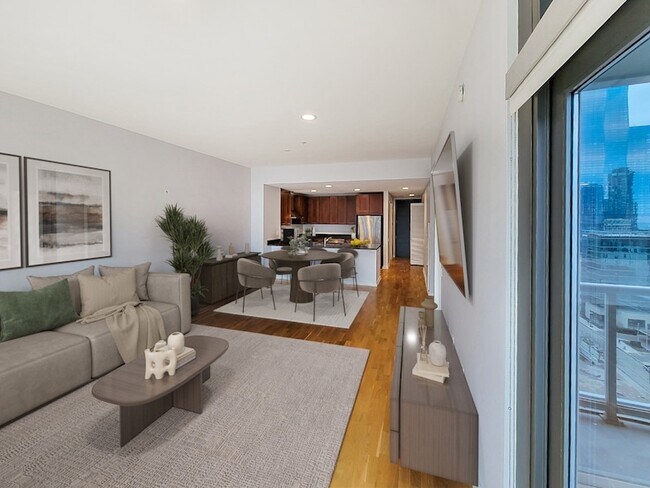 Building Photo - 240 E Illinois St