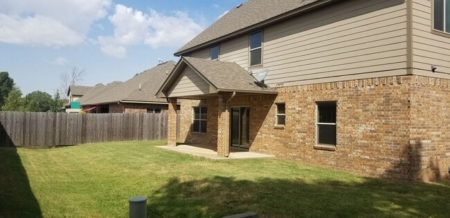 Building Photo - Chisolm Creek