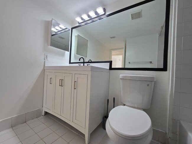 Building Photo - 2600 S University Dr