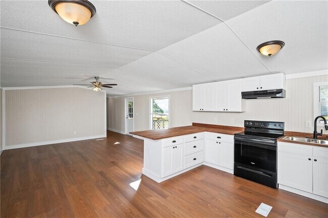 Building Photo - 16962 Lea Cir