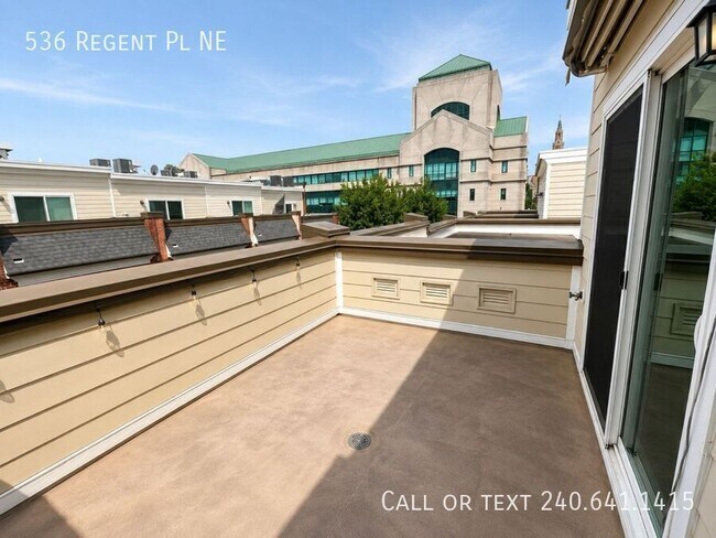 Building Photo - 536 Regent Pl NE