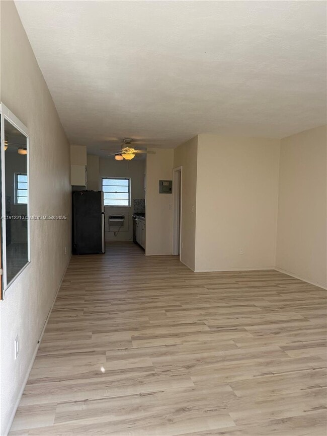 Building Photo - 8531 Harding Ave