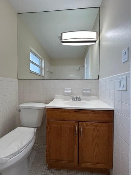Building Photo - 1611 Green Ln