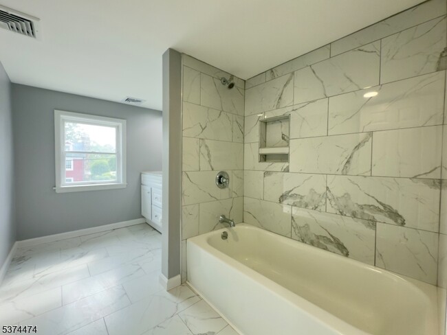 Building Photo - 274 US-202