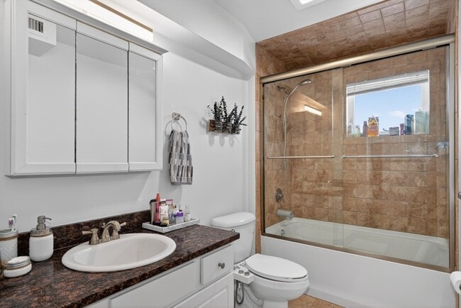 Building Photo - 24 Arsenal St