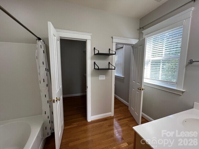 Building Photo - 8523 Lindholm Dr