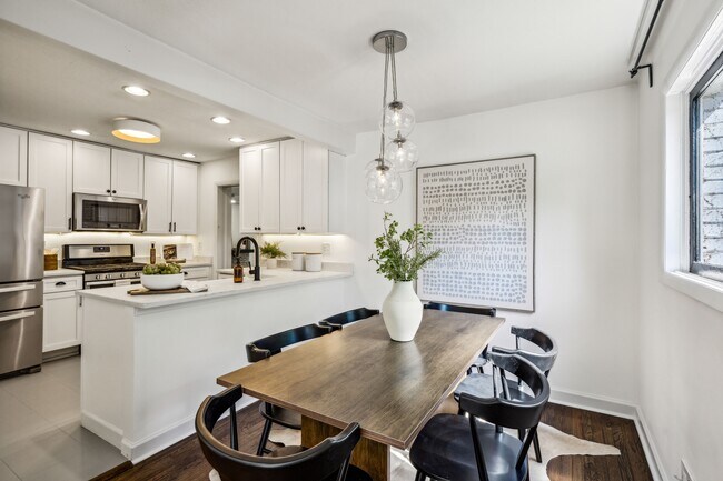 Building Photo - 2129 Arlington Ave NE