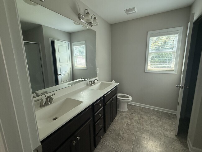 Building Photo - 151 Cullen Ct