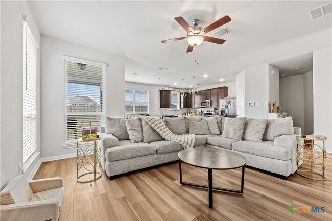 Building Photo - 918 James Parker Cir