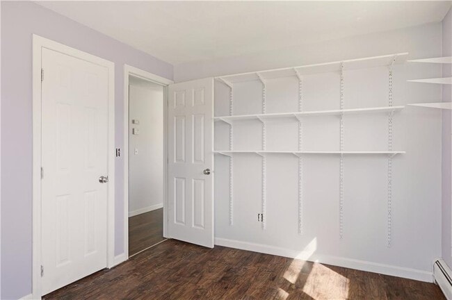 Building Photo - 102 Easton Ave