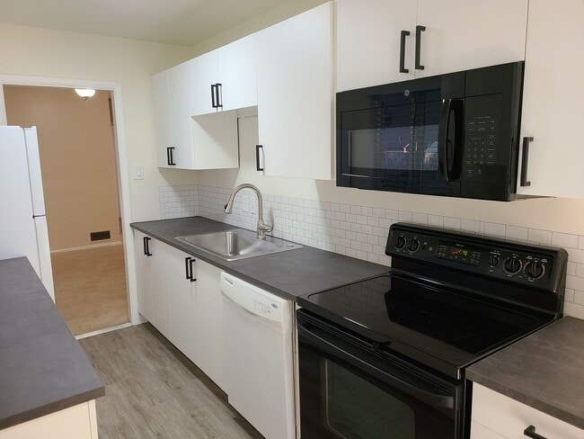 Building Photo - Charming 3BR House in University Hills