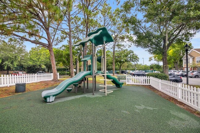 Building Photo - 8301 Elm Park Dr