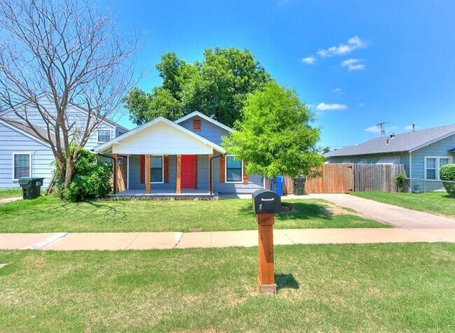 Primary Photo - 227 W Hayes St