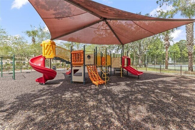 Building Photo - 1117 Hillhurst Dr