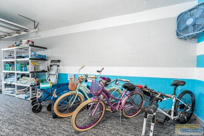 Building Photo - 127 E Atol St