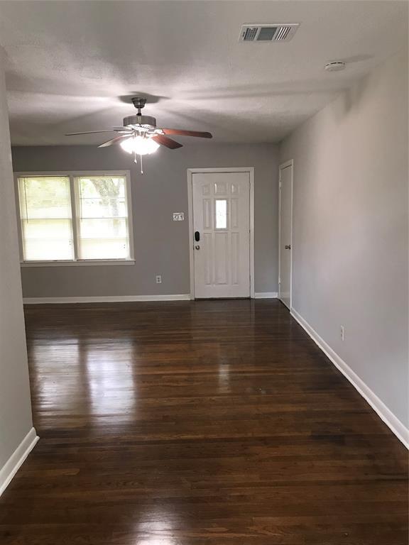 Building Photo - 2702 N Camp Cir