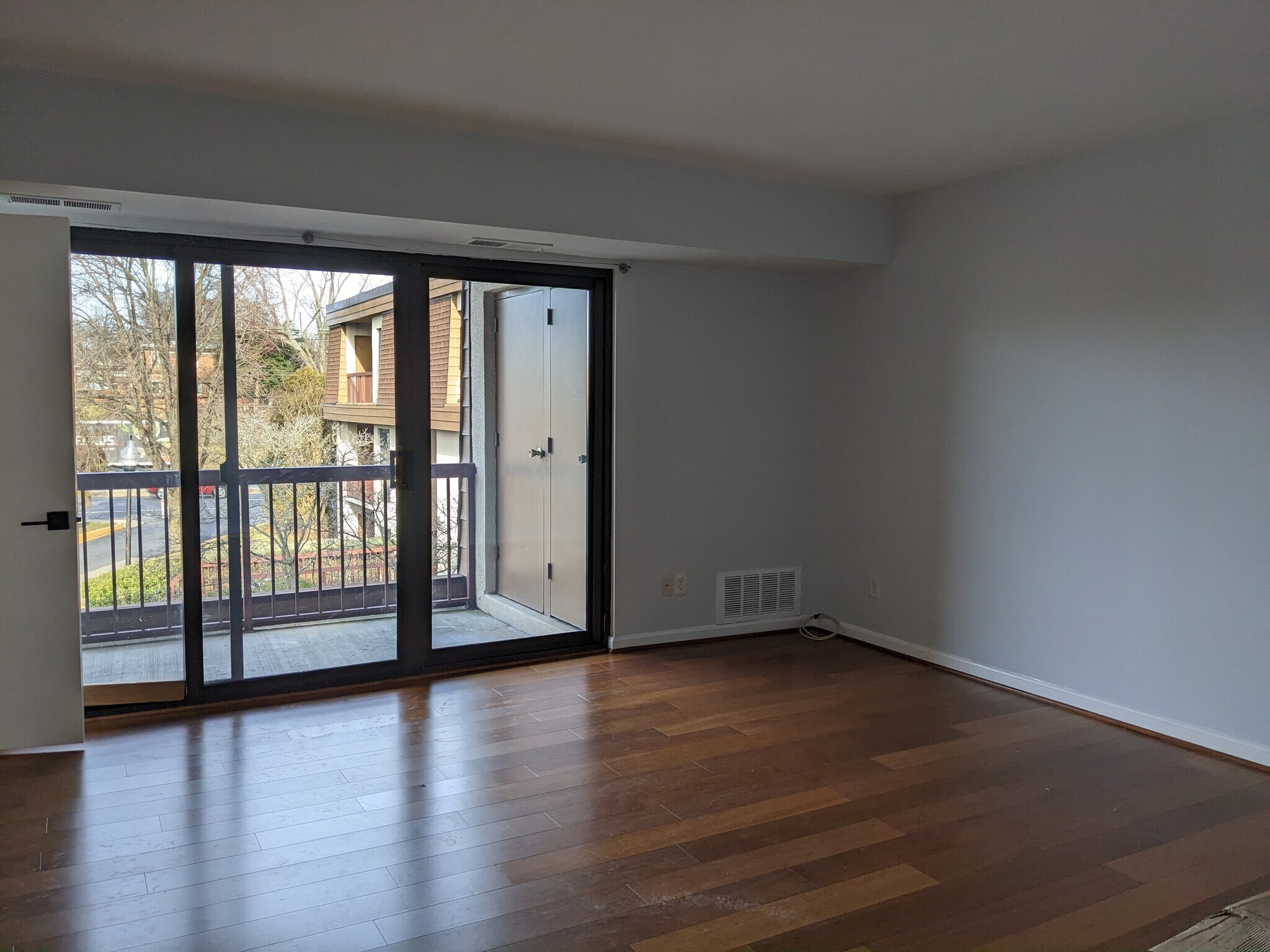 Building Photo - 12702 Veirs Mill Rd