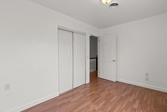 Building Photo - Now Available in Norfolk – Move-In Ready Townhouse!