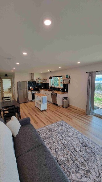 Building Photo - 55059 Kalopi Ct