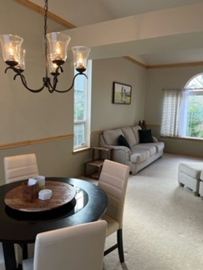 Building Photo - Beautiful 4 Bed 3 Bath Bothell Home!