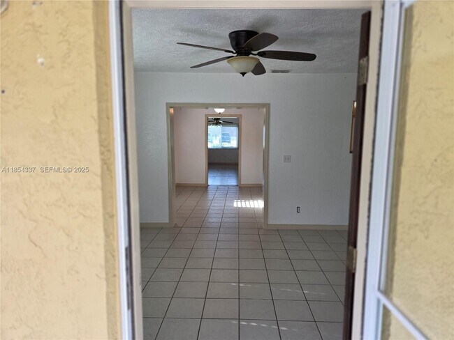 Building Photo - 4321 Kirby Loop Rd