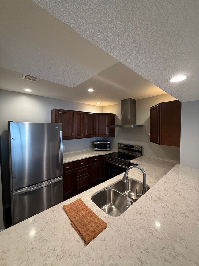 Building Photo - 8861 W 106th Terrace
