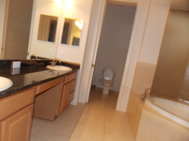 Building Photo - 1271 W Skyview Crossing Dr