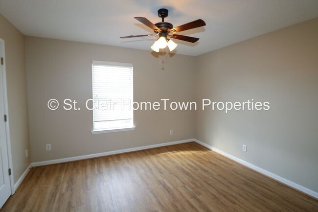 Building Photo - Newly Renovated Triplex