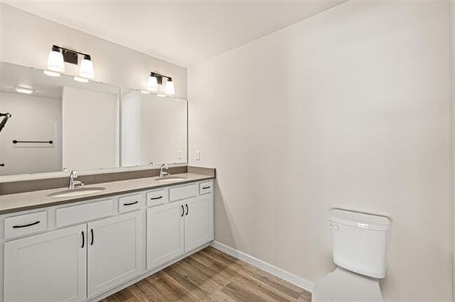 Building Photo - New Two Story Townhome!