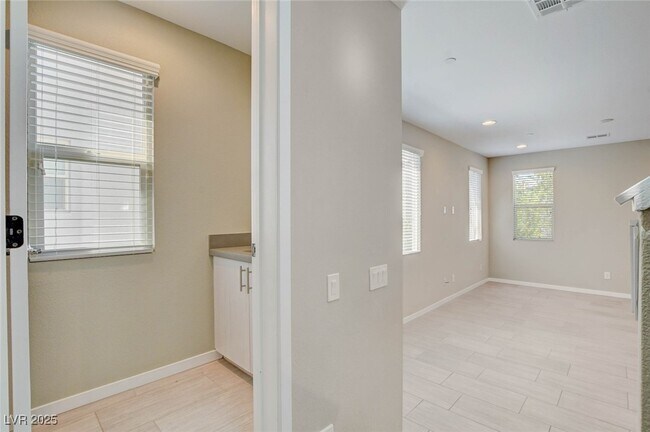 Building Photo - 11302 Kraft Mountain Ave