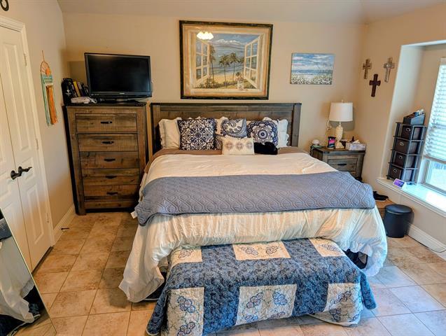 Building Photo - 652 Cottage Pl