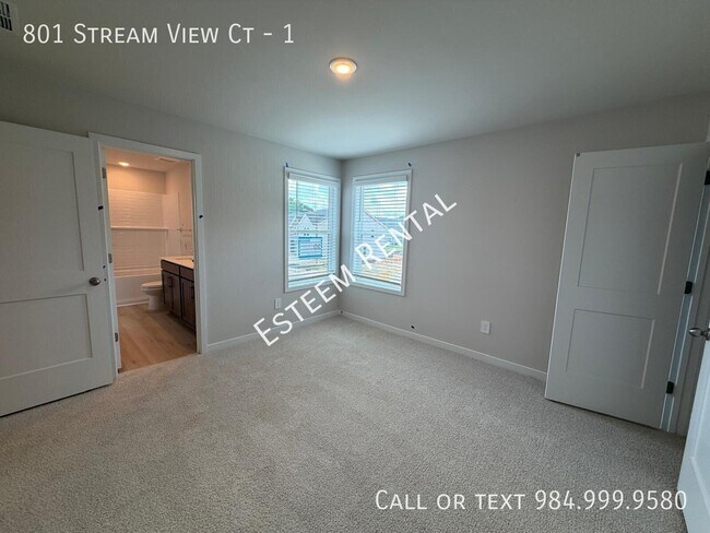 Building Photo - 801 Stream View Ct-1