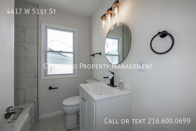 Building Photo - 4417 W 51st St