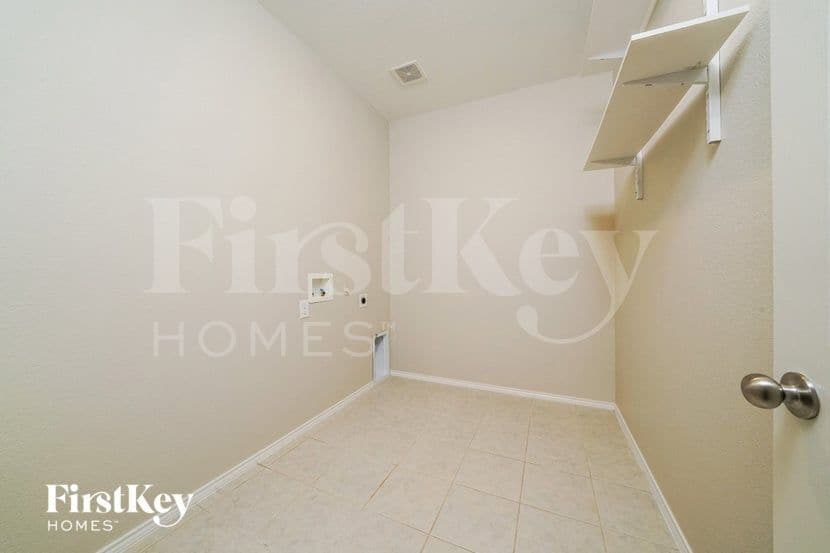 Building Photo - 713 Jonius Creek Dr