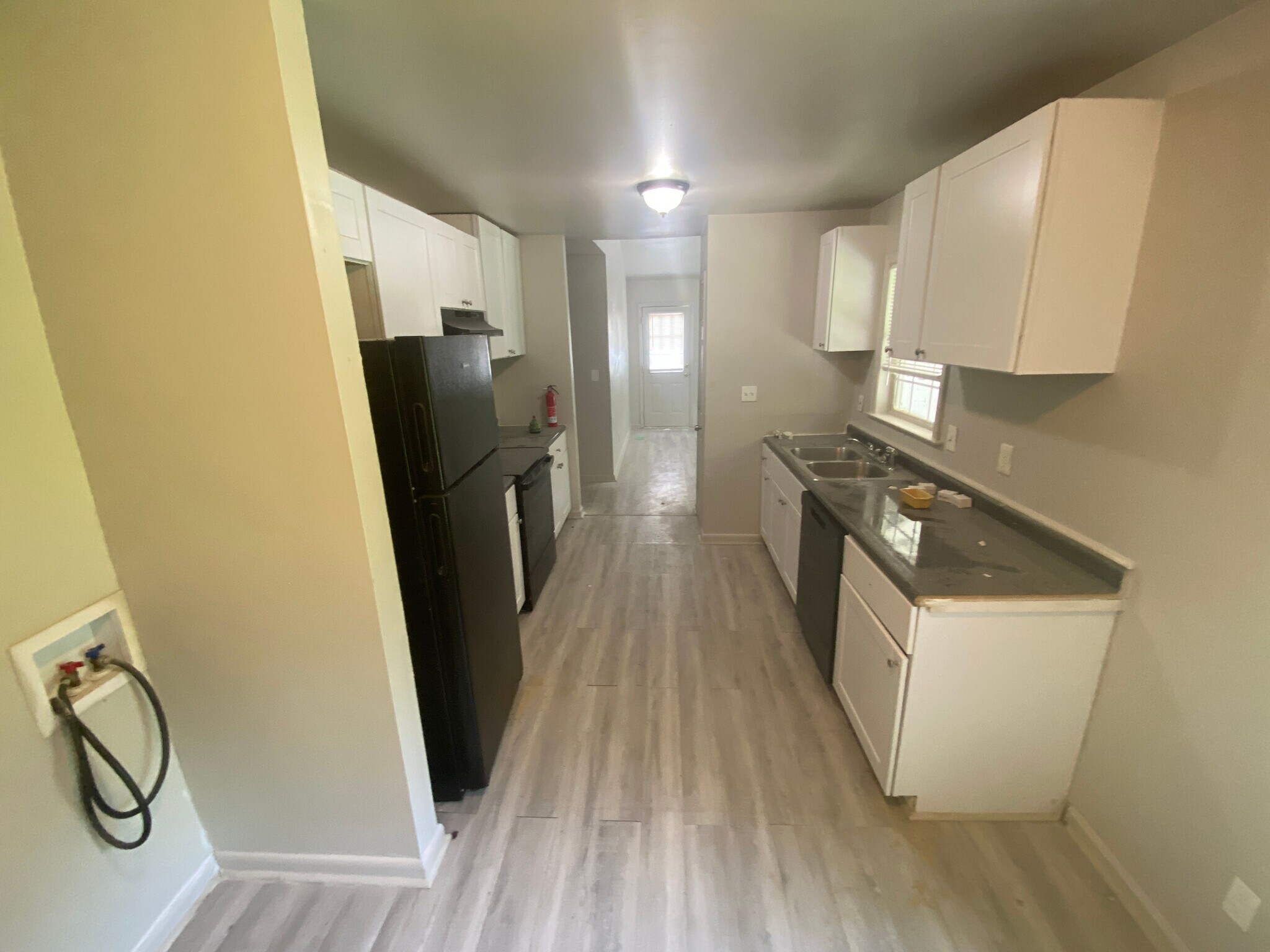 Building Photo - Room in Duplex on Beck St