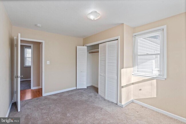 Building Photo - 1224 Guildford Rd