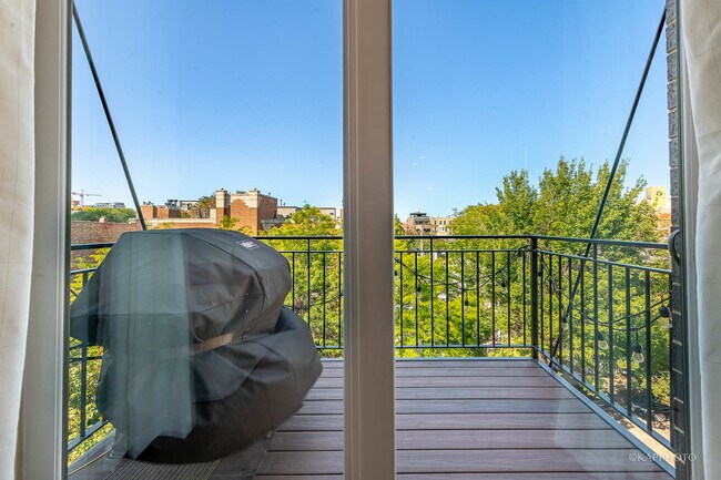 Building Photo - 457 N Aberdeen St